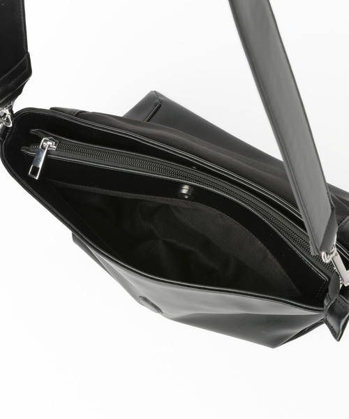 LOWRYS FARM(ローリーズファーム)の「【500mlペットボトル収納可】フラップショルダーBAG 1046881(ショルダーバッグ・レディース・ブラック/ブラウン/アイボリー・FREE)」の14枚目の写真