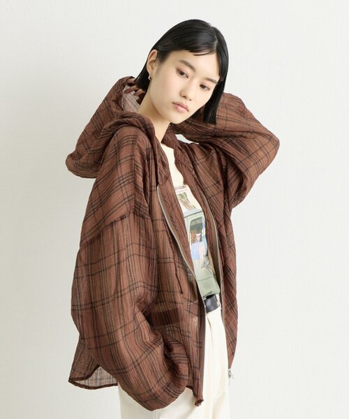 CIAOPANIC TYPY(チャオパニックティピー)の「∴シアークロップドジップチェックフードシャツ(シャツ/ブラウス・レディース・ブラウン/グリーン/ブルー/オフホワイト・ONE SIZE)」の5枚目の写真
