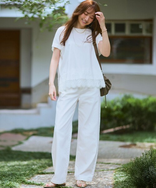 23区 L(ニジュウサンクオオキイサイズ)の「コットンフォルムレースコンビ カットソー(Tシャツ/カットソー・レディース・ライトグレー系/グレー系/ホワイト系・44/46)」の4枚目の写真