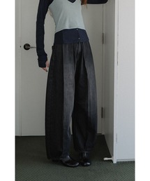 Tucked Barrel-Leg Jeans