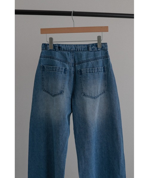 tento(テント)の「Tucked Barrel-Leg Jeans(デニムパンツ・レディース・ブルー/ブラック・36/38)」の16枚目の写真