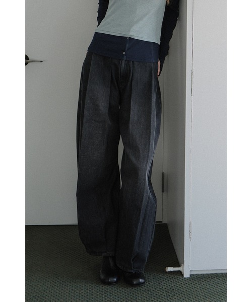 tento(テント)の「Tucked Barrel-Leg Jeans(デニムパンツ・レディース・ブルー/ブラック・36/38)」の18枚目の写真