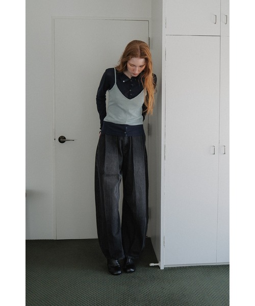 tento(テント)の「Tucked Barrel-Leg Jeans(デニムパンツ・レディース・ブルー/ブラック・36/38)」の22枚目の写真