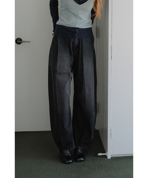 tento(テント)の「Tucked Barrel-Leg Jeans(デニムパンツ・レディース・ブルー/ブラック・36/38)」の20枚目の写真
