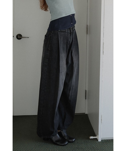 tento(テント)の「Tucked Barrel-Leg Jeans(デニムパンツ・レディース・ブルー/ブラック・36/38)」の21枚目の写真