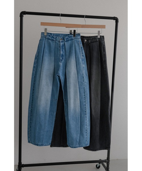 tento(テント)の「Tucked Barrel-Leg Jeans(デニムパンツ・レディース・ブルー/ブラック・36/38)」の8枚目の写真