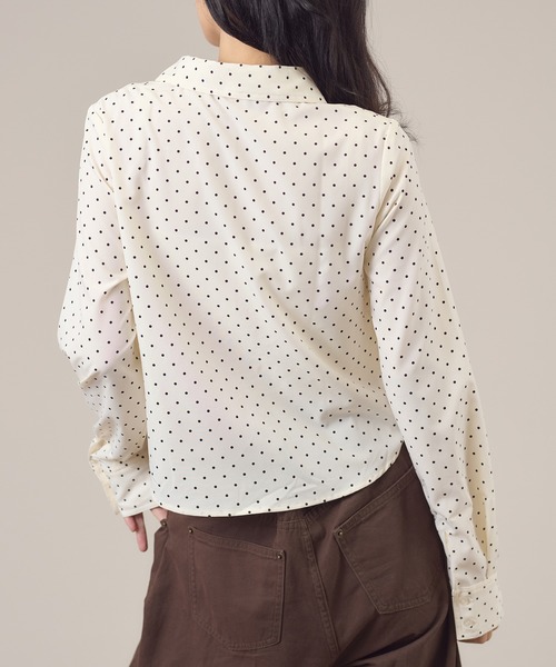 apres jour mignon(アプレジュールミニョン)の「アソート柄シャーリングシャツ(シャツ/ブラウス・レディース・ベージュ/チャコールグレー/ブラウン系その他/オフホワイト・LARGE/フリー)」の6枚目の写真