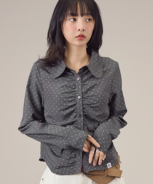 apres jour mignon(アプレジュールミニョン)の「アソート柄シャーリングシャツ(シャツ/ブラウス・レディース・ベージュ/チャコールグレー/ブラウン系その他/オフホワイト・LARGE/フリー)」の10枚目の写真