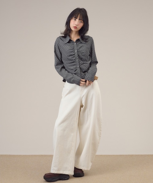 apres jour mignon(アプレジュールミニョン)の「アソート柄シャーリングシャツ(シャツ/ブラウス・レディース・ベージュ/チャコールグレー/ブラウン系その他/オフホワイト・LARGE/フリー)」の17枚目の写真