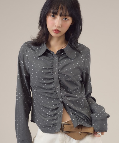apres jour mignon(アプレジュールミニョン)の「アソート柄シャーリングシャツ(シャツ/ブラウス・レディース・ベージュ/チャコールグレー/ブラウン系その他/オフホワイト・LARGE/フリー)」の9枚目の写真