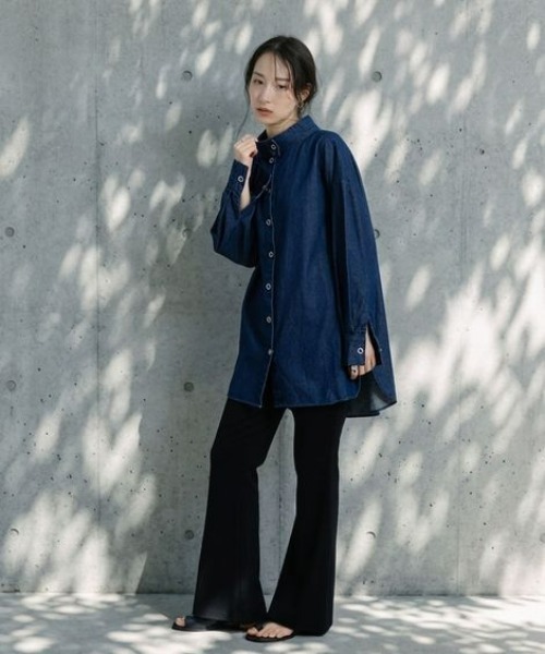 Soiunique（スワユニーク）の「フレアシルエットリブパンツ［Soiunique］（その他パンツ・レディース・チャコールグレー/ブラック・LL/L/M）」の3枚目の写真