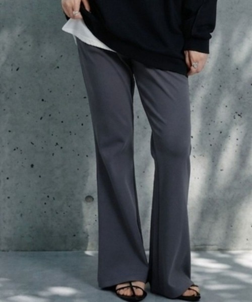 Soiunique（スワユニーク）の「フレアシルエットリブパンツ［Soiunique］（その他パンツ・レディース・チャコールグレー/ブラック・LL/L/M）」の7枚目の写真