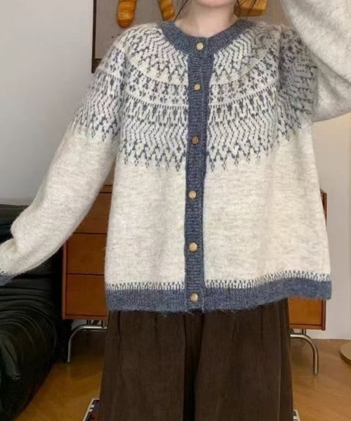 SHERU(シェル)の「ノルディック柄 バイカラー オーバーサイズ ニットカーディガン(ニット/セーター・レディース・ブラウン/ネイビー/グレー・M)」の15枚目の写真