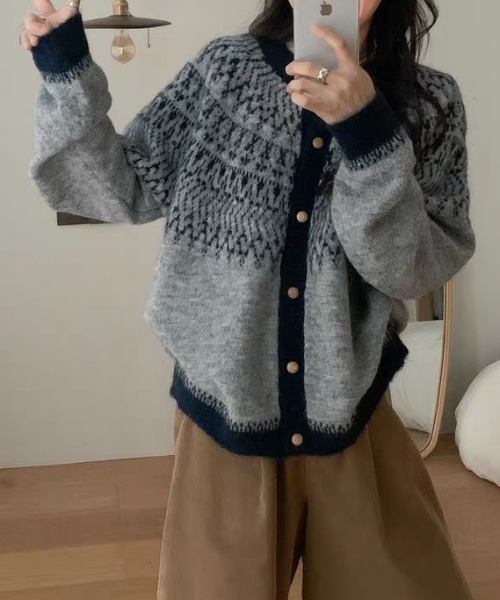 SHERU(シェル)の「ノルディック柄 バイカラー オーバーサイズ ニットカーディガン(ニット/セーター・レディース・ブラウン/ネイビー/グレー・M)」の12枚目の写真