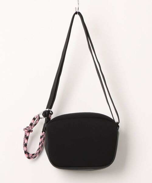 le cercle ADAM ET ROPE'（ルセルクルアダムエロペ）の「【アウトドアプロダクツ】ネオプレーンミニショルダー（トートバッグ・メンズ・ブラック/ダークブラウン/パープル・FREE）」の4枚目の写真