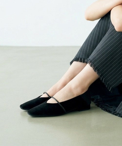 ALUNE(アルネ)の「2WAYバブーシュパンプス(バレエシューズ・レディース・アイボリー/ブラック・22.5cm/24.5cm/24cm/23.5cm/23cm)」の12枚目の写真