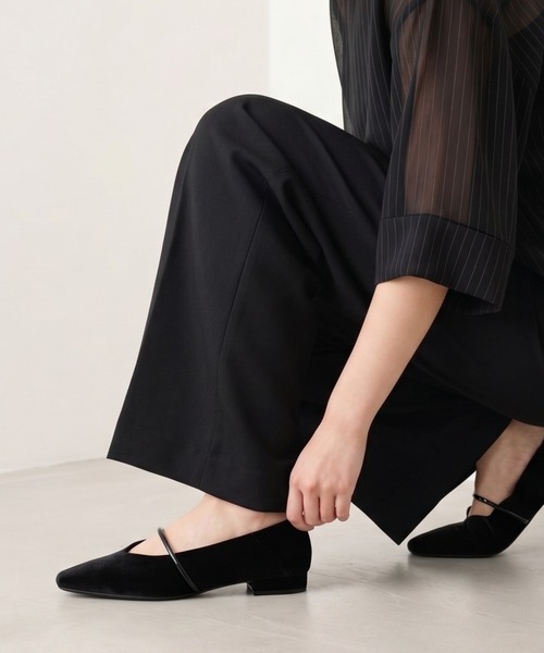 ALUNE(アルネ)の「2WAYバブーシュパンプス(バレエシューズ・レディース・アイボリー/ブラック・22.5cm/24.5cm/24cm/23.5cm/23cm)」の21枚目の写真