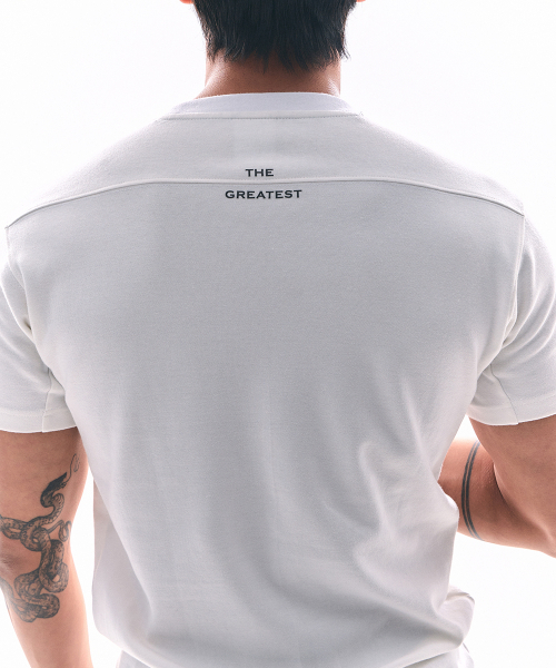 WAYDN（ウェイドゥン）の「[ALI] ザ・グレイテスト マッスルフィットショートスリーブ ホワイト（Tシャツ/カットソー・メンズ・その他・M/L/2XL/XL）」の4枚目の写真