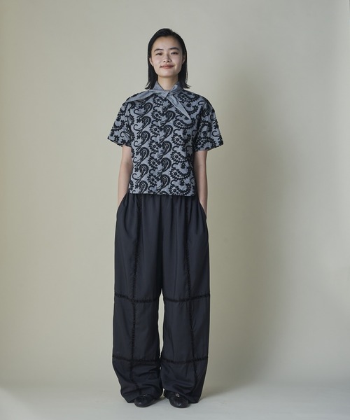 mintdesigns(ミントデザインズ)の「Layered Paisley Tie Collar Shirt(シャツ/ブラウス・レディース・ブラック/サックスブルー・ONESIZE)」の5枚目の写真