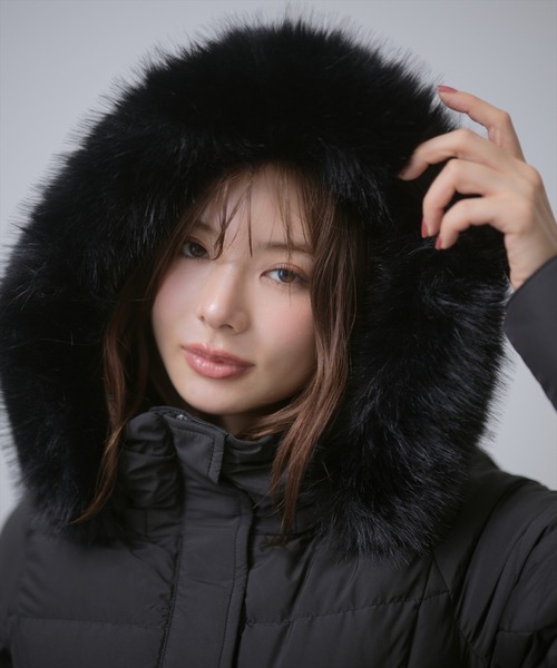 AND COUTURE（アンドクチュール）の「ベルト付きミドルダウンコート（ダウンジャケット/コート・レディース・ベージュ/ブルー/ブラック・LARGE/MEDIUM）」の16枚目の写真
