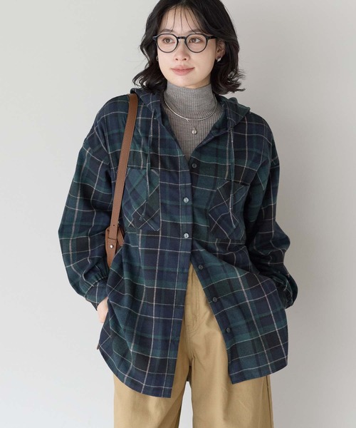 HEART MARKET(ハートマーケット)の「チェックフードシャツチュニック(シャツ/ブラウス・レディース・グレー/ベージュ/レッド/グリーン/イエロー/ネイビー・FREE)」の1枚目の写真