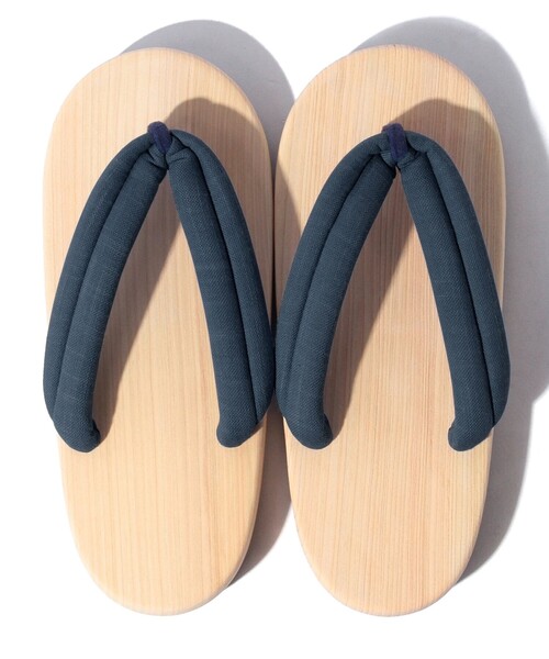 BEAMS JAPAN(ビームス ジャパン)の「うらつか工房 / 別注 下駄 サンダル(サンダル・レディース・ベージュ/ブラック/サックスブルー/レッド/ダークブラウン/ネイビー/ブラウン/オレンジ/ライトグレー/グリーン/ブラウン系その他・SMALL/MEDIUM/LARGE)」の15枚目の写真