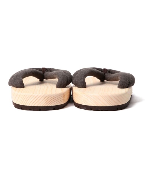 BEAMS JAPAN(ビームス ジャパン)の「うらつか工房 / 別注 下駄 サンダル(サンダル・レディース・ベージュ/ブラック/サックスブルー/レッド/ダークブラウン/ネイビー/ブラウン/オレンジ/ライトグレー/グリーン/ブラウン系その他・SMALL/MEDIUM/LARGE)」の14枚目の写真