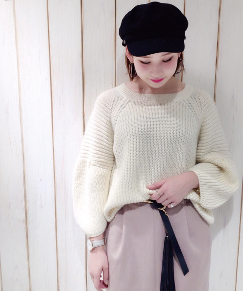 mysty woman（ミスティウーマン）の「アクリルウール畦編み袖タックプルオーバー（ニット/セーター・レディース・アイボリー/ブル－グレ－/ベージュ/ネイビー・FREE）」の2枚目の写真