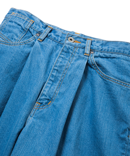 rehacer（レアセル）の「Star Tuck Wide Denim Pants   -Ice Wash（デニムパンツ・メンズ・インディゴブルー・SMALL/MEDIUM/LARGE）」の5枚目の写真