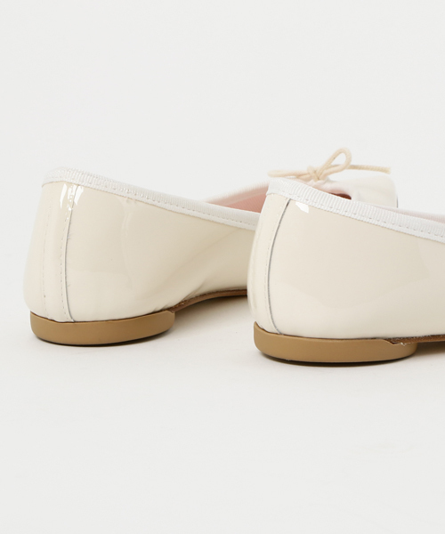 Repetto（レペット）の「repetto ポインテッドトゥフラットシューズ（バレエシューズ・レディース・オフホワイト・38/36/35/37）」の5枚目の写真
