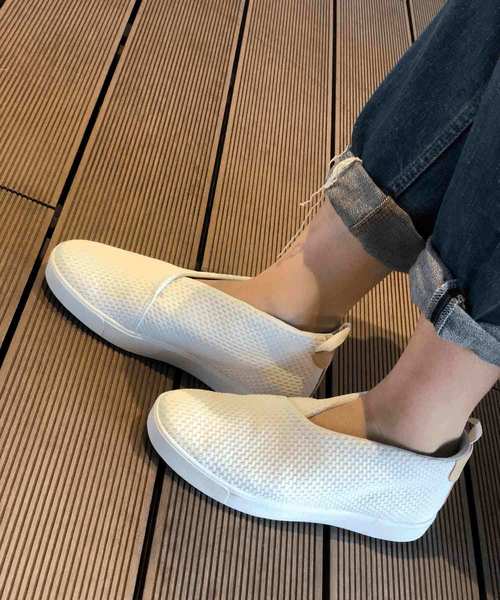 UNDER ARMOUR（アンダーアーマー）の「レディース ライフスタイルシューズ / モダンコートMid（スリッポン・レディース・ブラック/アイボリー・24/23.5/23/22.5/26/25.5/25/24.5）」の5枚目の写真