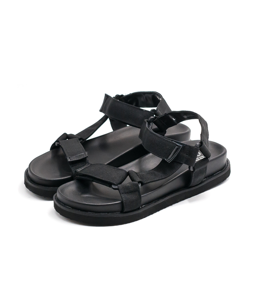 MIX JUICE(ミックスジュース)の「MIX JUICE ミックスジュース ストラップデザインフットベッドスポーツサンダル(サンダル・レディース・ブラック系その他/ブラック/オレンジ/マルチ・L/LL/M/S)」の1枚目の写真