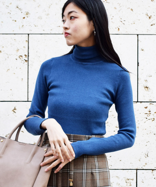 PICCIN（ピッチン）の「コットンカシミヤタートルネックニット（ニット/セーター・レディース・ブラック/ブルー/パープル/マスタード/オフホワイト・MEDIUM）」の3枚目の写真