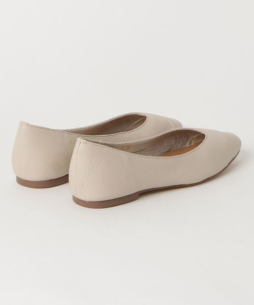 pied du lapan（ピエドドゥラパン）の「レザー切り替えフラットシューズ（パンプス・レディース・ブラック/ベージュ/アイボリー・38/39/36/37/35）」の5枚目の写真