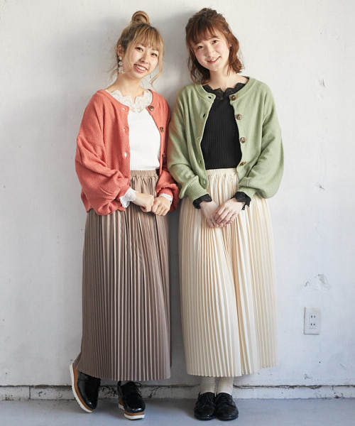 PairPair（ペアペア）の「デシンプリーツスカート（スカート・レディース・ブラック/アイボリー/モカ・FREE）」の4枚目の写真