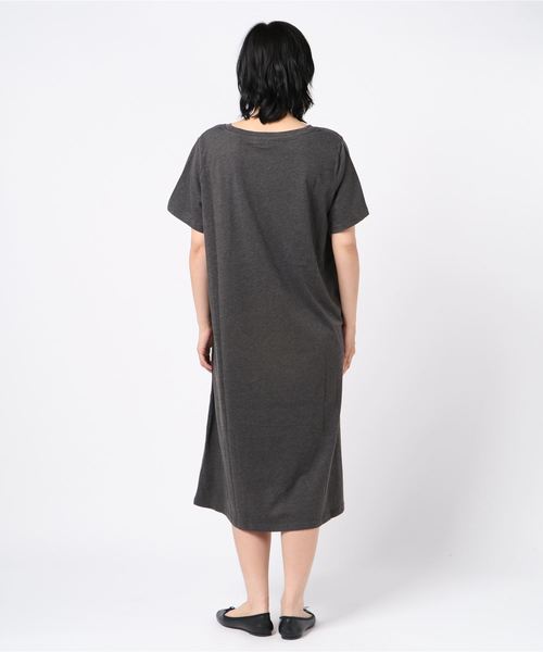 EVLOVE(イヴロヴ)の「ポケット付マキシゆったりTシャツワンピース(ワンピース・レディース・チャコールグレー/ブラック/レッド/カーキ/モカ/杢グレー・15号/13号/17号)」の12枚目の写真