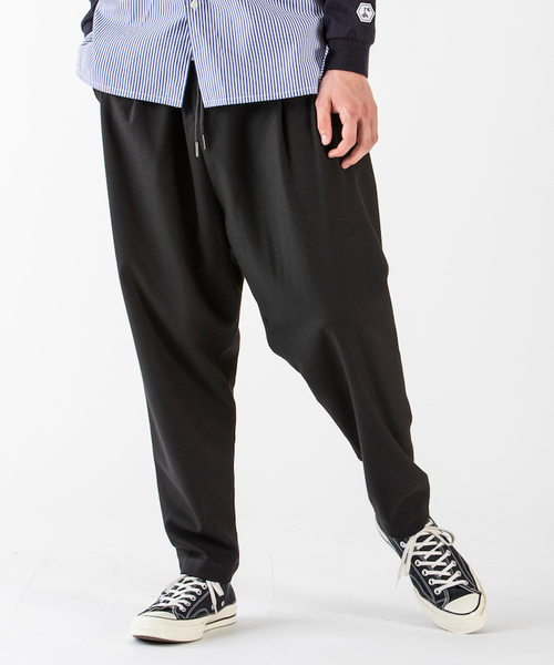 rehacer（レアセル）の「rehacer : Wide Tuck Sarouel Pants / ワイド タック サルエル パンツ（スラックス・メンズ・ブラック/グレー・SMALL/MEDIUM/LARGE）」の2枚目の写真