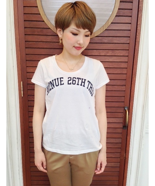 LOUNGEDRESS（ラウンジドレス）の「ロゴTシャツ（Tシャツ/カットソー・レディース・オフホワイト/ネイビー・ﾌﾘ-）」の2枚目の写真