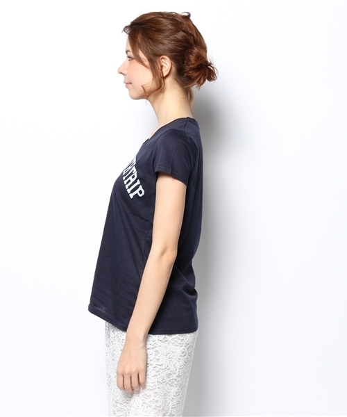 LOUNGEDRESS（ラウンジドレス）の「ロゴTシャツ（Tシャツ/カットソー・レディース・オフホワイト/ネイビー・ﾌﾘ-）」の7枚目の写真