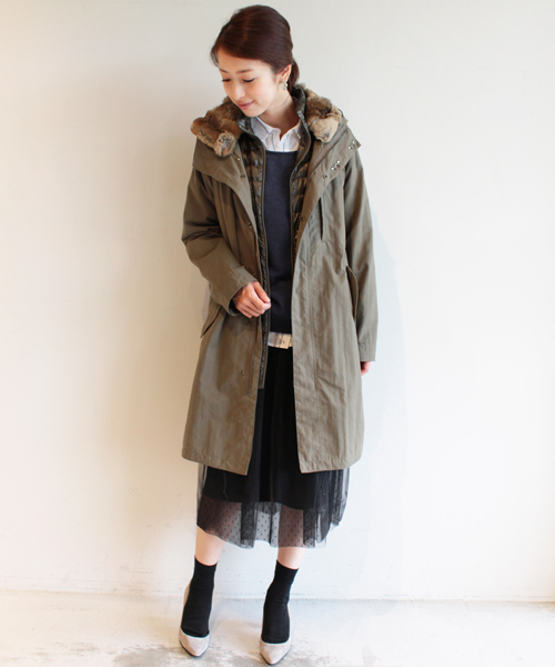 BEAUTY&YOUTH UNITED ARROWS（ビューティーアンドユースユナイテッドアローズ）の「BYBC ∵ラチネフード×ダウンライナー付ミリタリーコート ◆（モッズコート・レディース・ブラック/オリーブ・MEDIUM/SMALL）」の12枚目の写真