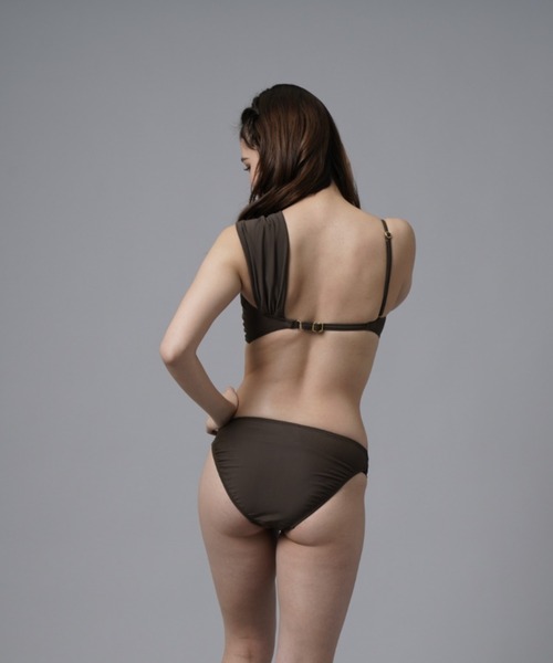 TOTASU ELEVEN（トータスイレブン）の「トータスイレブン  無地ワンショルダービキニ   02483（水着・レディース・ブラック/レッド/ブラウン・9号）」の15枚目の写真