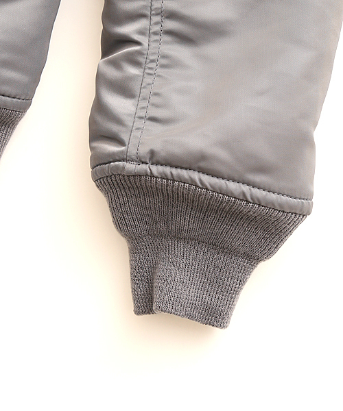 And A（アンドエー）の「MA-1 RIDERS 14 (ALPHA×And A)（ミリタリージャケット・メンズ・ブラック/グレー/カーキ・SMALL/MEDIUM/LARGE）」の16枚目の写真