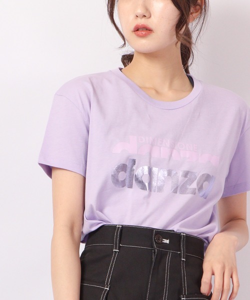 DIMENSIONE danza（ディメンシオーネ ダンツァ）の「フォイルロゴプリントTシャツ（Tシャツ/カットソー・レディース・パープル/スモークピンク/グリーン/ホワイト/ブラック・X-SMALL/MEDIUM/SMALL）」の5枚目の写真
