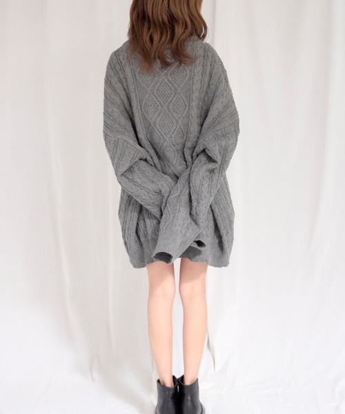 yuue' ( wear )(ユーイ)の「ランダムケーブルオーバーサイズニット / ビッグシルエットニット / ワイドシルエットニット(ニット/セーター・レディース・ベージュ/チャコールグレー・FREE)」の22枚目の写真