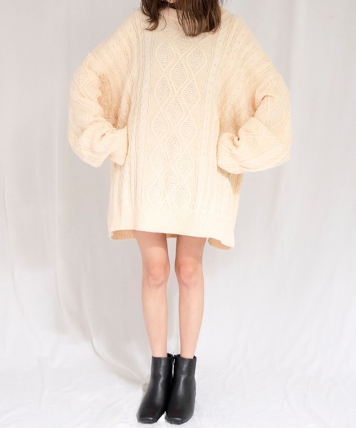 yuue' ( wear )(ユーイ)の「ランダムケーブルオーバーサイズニット / ビッグシルエットニット / ワイドシルエットニット(ニット/セーター・レディース・ベージュ/チャコールグレー・FREE)」の18枚目の写真