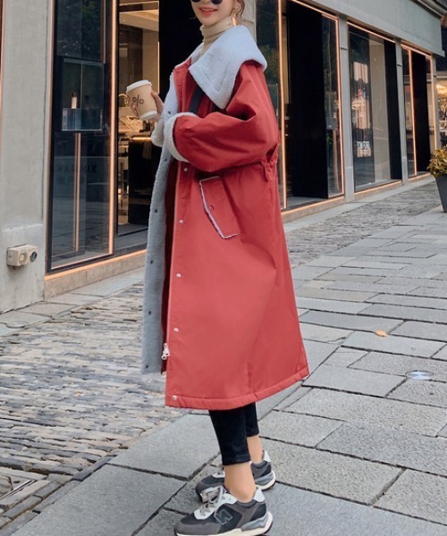 emi+（エミプラス）の「バックスリット裏ボアロングコート