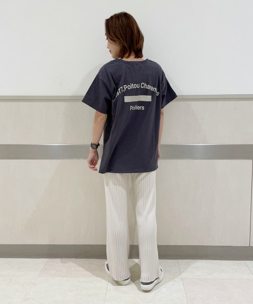 SLURR（スラ―）の「カレッジプリントクルーネックビッグTシャツ（Tシャツ/カットソー・レディース・チャコールグレー/オフホワイト/ライトベージュ・FREE）」の9枚目の写真