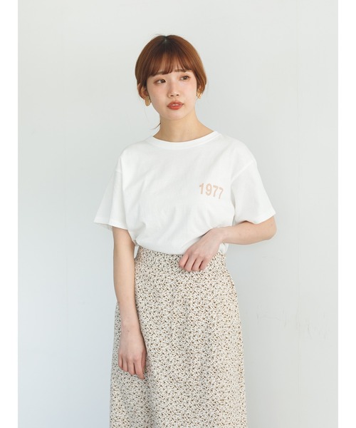 SLURR（スラ―）の「カレッジプリントクルーネックビッグTシャツ（Tシャツ/カットソー・レディース・チャコールグレー/オフホワイト/ライトベージュ・FREE）」の19枚目の写真