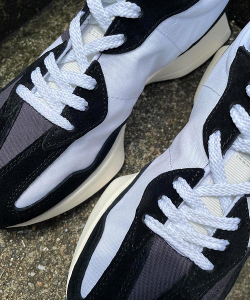 NEW BALANCE（ニューバランス）の「New Balance MS327LB1 / ニューバランス（スニーカー・メンズ・ブラック・22.5cm/23.5cm/24.5cm/25.5cm/26.5cm/27.5cm/28.5cm/23.0cm/24.0cm/25.0cm/26.0cm/27.0cm/28.0cm/29.0cm）」の4枚目の写真
