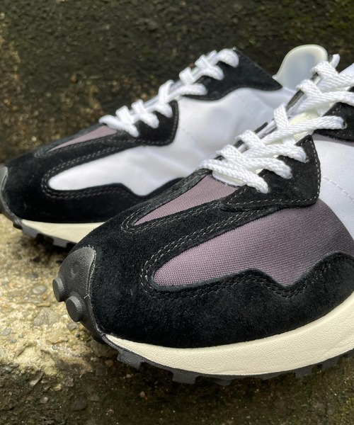 NEW BALANCE（ニューバランス）の「New Balance MS327LB1 / ニューバランス（スニーカー・メンズ・ブラック・22.5cm/23.5cm/24.5cm/25.5cm/26.5cm/27.5cm/28.5cm/23.0cm/24.0cm/25.0cm/26.0cm/27.0cm/28.0cm/29.0cm）」の5枚目の写真